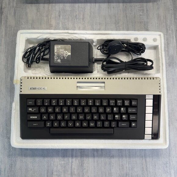 Atari 600XL Home Computer Bundle In Box Fully Tested Working Box Damage - Picture 13 of 16